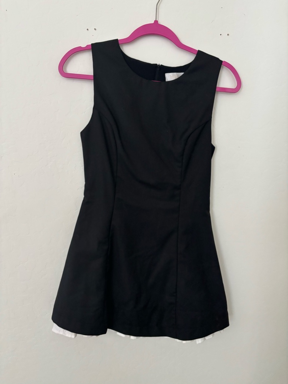 Billy J Size 2 Black Contrast Pleated Hem Mini Dress